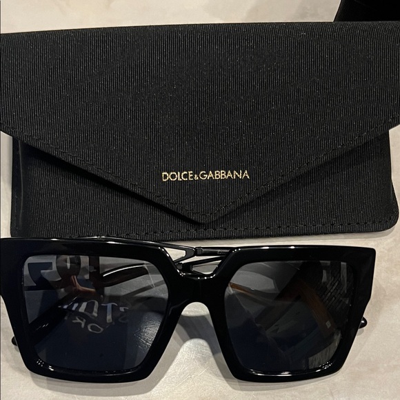 Dolce & Gabbana Black Rectangular Sunglasses with Case Brand New! - Picture 1 of 5